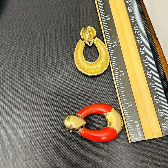 Vintage MORGAN TAYLOR Red Gold Tone Enamel Pierced Dangle Drop Earrings 1137 - Picture 6 of 7